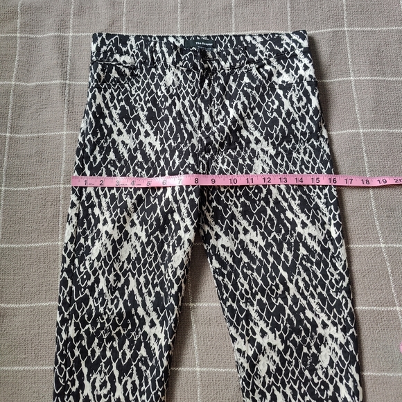 The Kooples Black and White Printed Jeggings Jeans - Picture 7 of 14